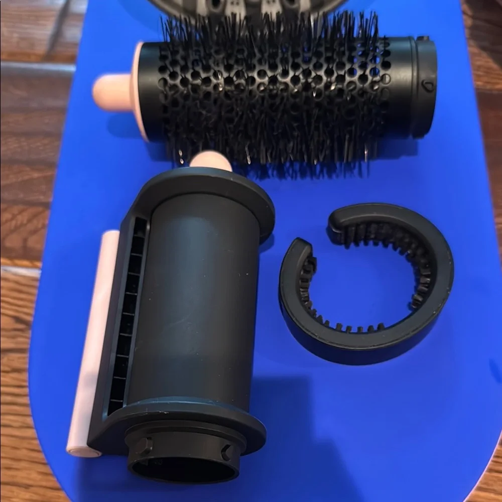 Dyson Blue and Pink Long Barrel Air Wrap with additional accessories - Picture 3 of 6